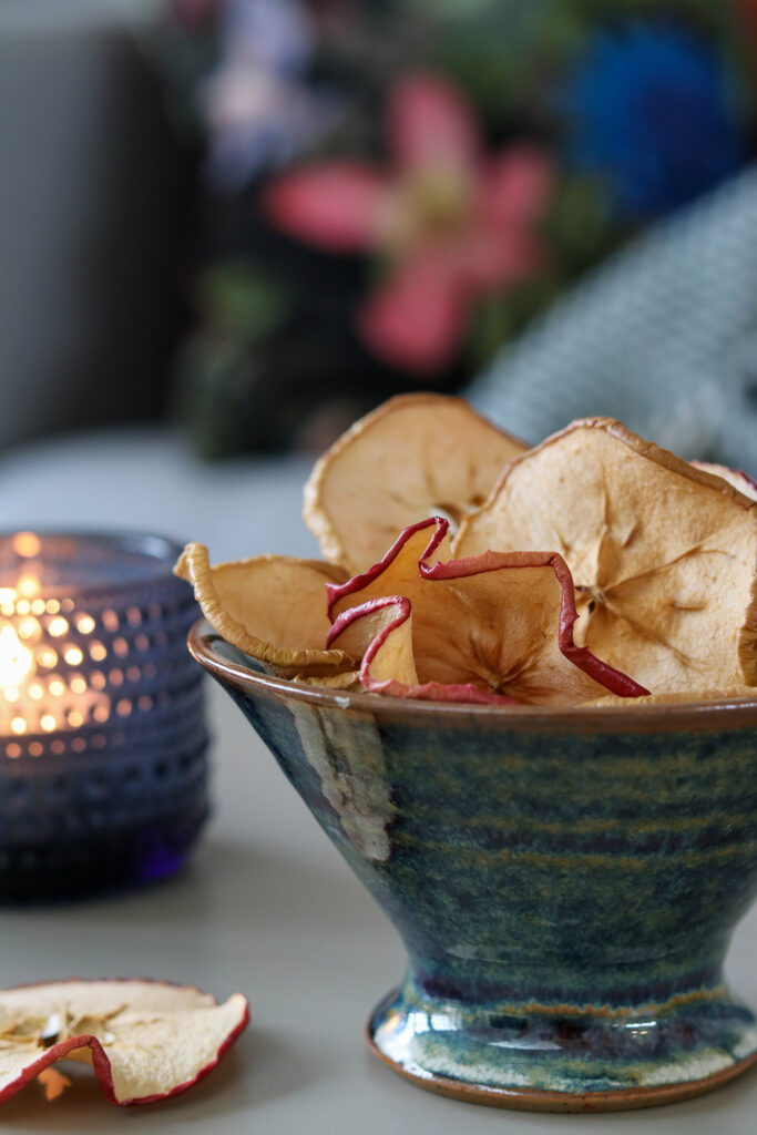 Tørrede æbleringe i ovn - opskrift på sprøde æblechips